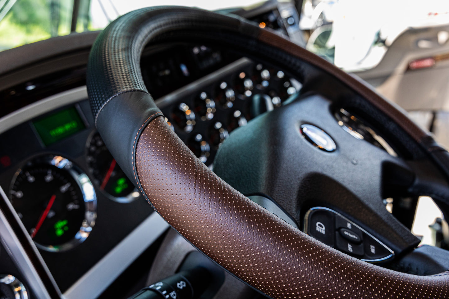 18in Steering Wheel Cover Navigator